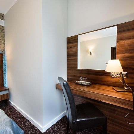 טרזבניצה Hotel Nowy Dwor מראה חיצוני תמונה