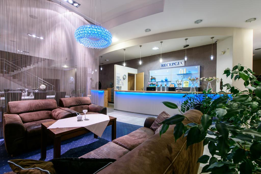 טרזבניצה Hotel Nowy Dwor מראה חיצוני תמונה