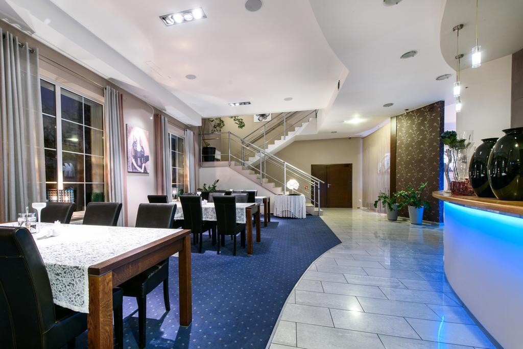 טרזבניצה Hotel Nowy Dwor מראה חיצוני תמונה