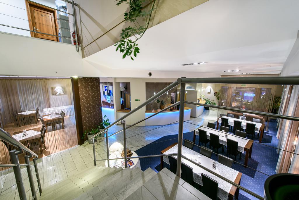 טרזבניצה Hotel Nowy Dwor מראה חיצוני תמונה