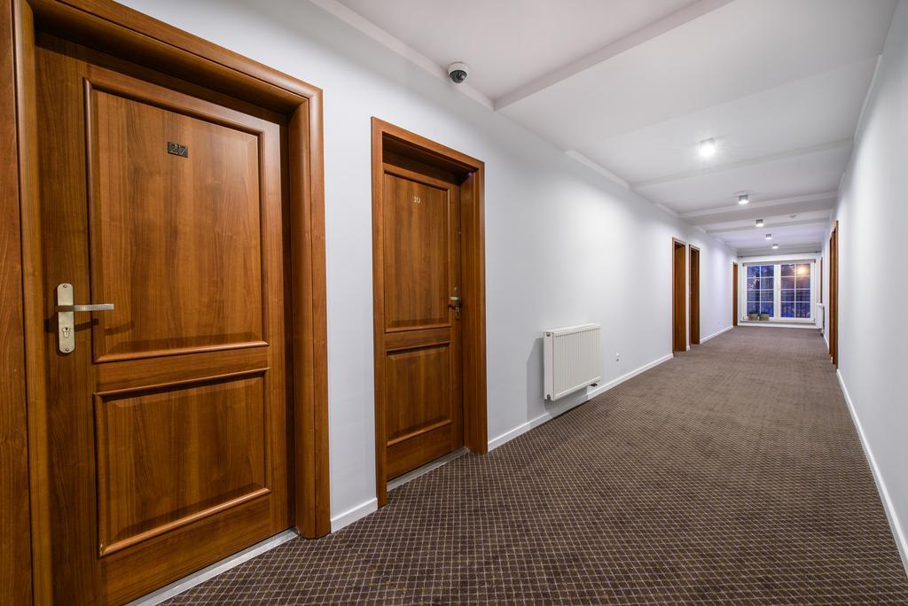 טרזבניצה Hotel Nowy Dwor מראה חיצוני תמונה