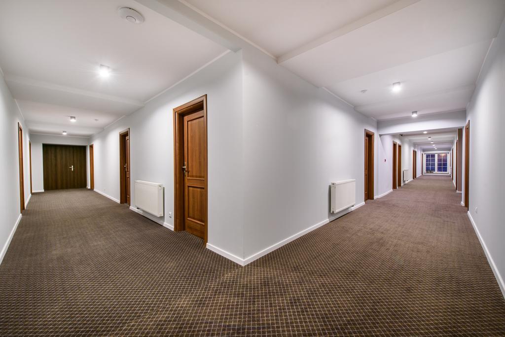 טרזבניצה Hotel Nowy Dwor מראה חיצוני תמונה