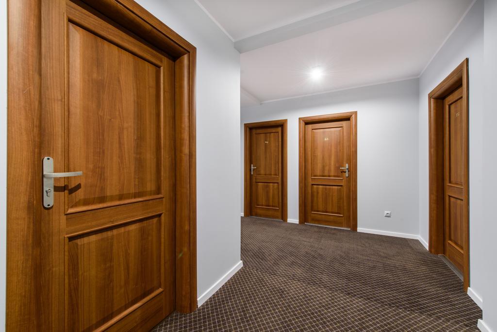 טרזבניצה Hotel Nowy Dwor מראה חיצוני תמונה