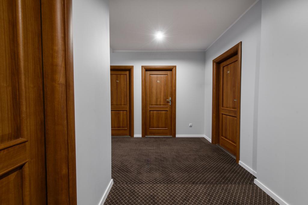 טרזבניצה Hotel Nowy Dwor מראה חיצוני תמונה