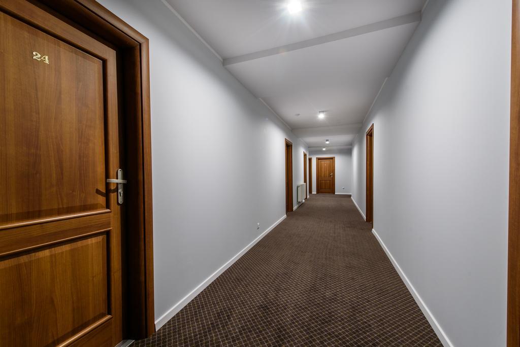 טרזבניצה Hotel Nowy Dwor מראה חיצוני תמונה