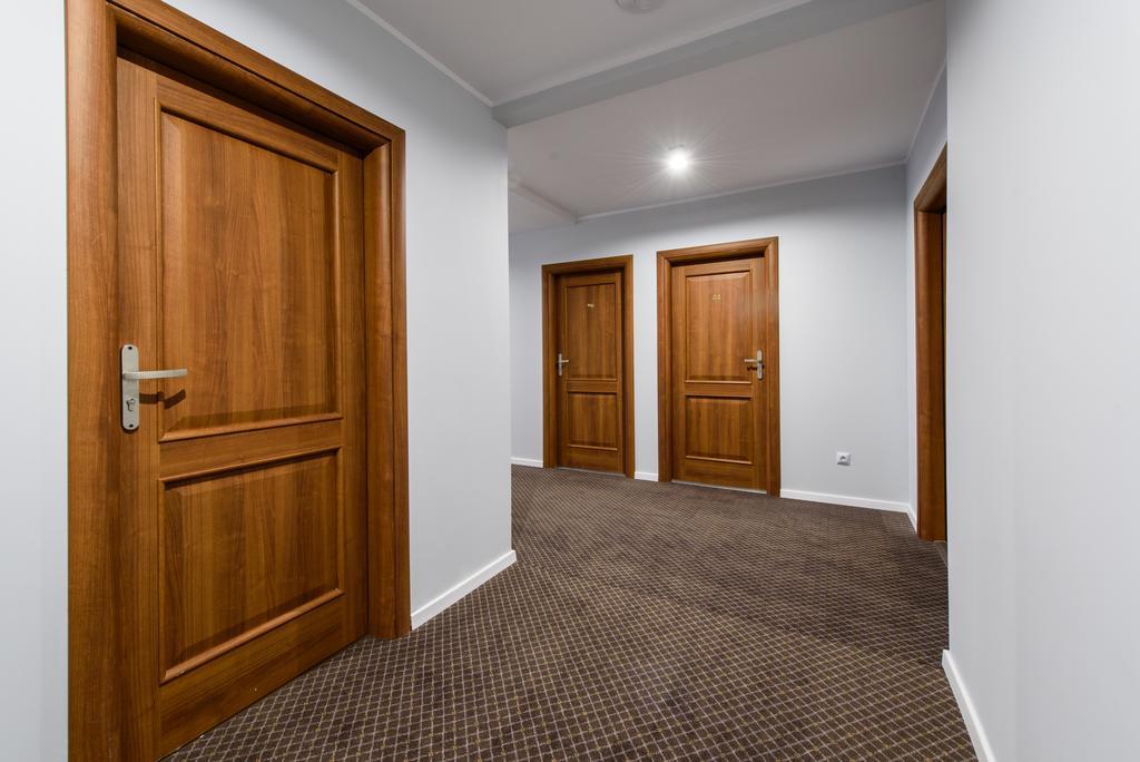טרזבניצה Hotel Nowy Dwor מראה חיצוני תמונה