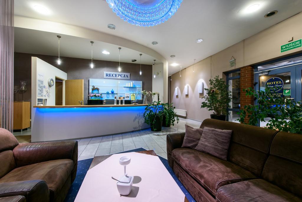 טרזבניצה Hotel Nowy Dwor מראה חיצוני תמונה