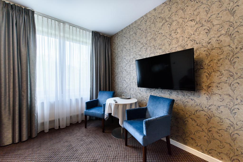 טרזבניצה Hotel Nowy Dwor מראה חיצוני תמונה
