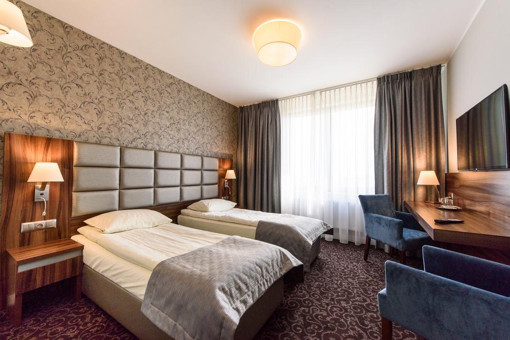 טרזבניצה Hotel Nowy Dwor מראה חיצוני תמונה
