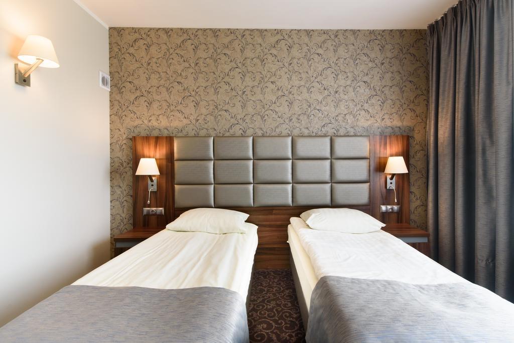 טרזבניצה Hotel Nowy Dwor מראה חיצוני תמונה