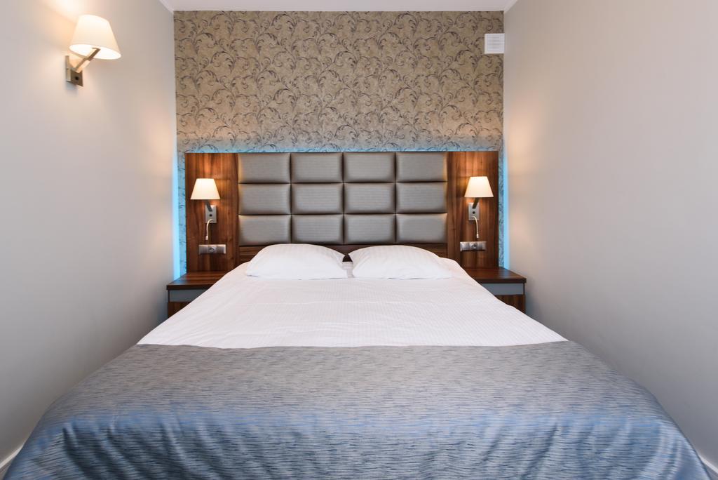 טרזבניצה Hotel Nowy Dwor מראה חיצוני תמונה