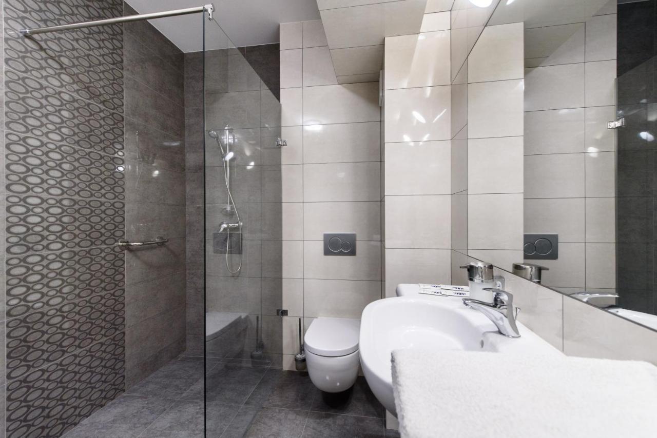 טרזבניצה Hotel Nowy Dwor מראה חיצוני תמונה