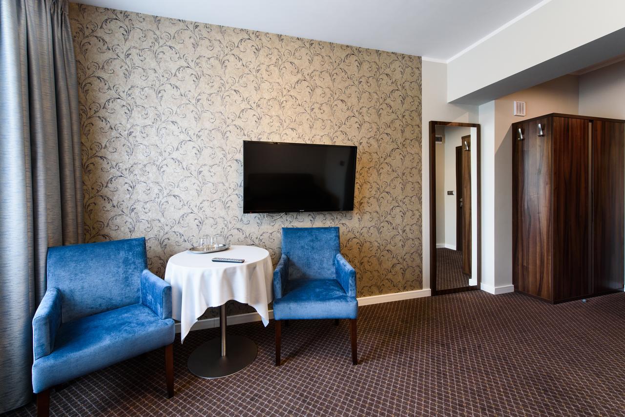 טרזבניצה Hotel Nowy Dwor מראה חיצוני תמונה