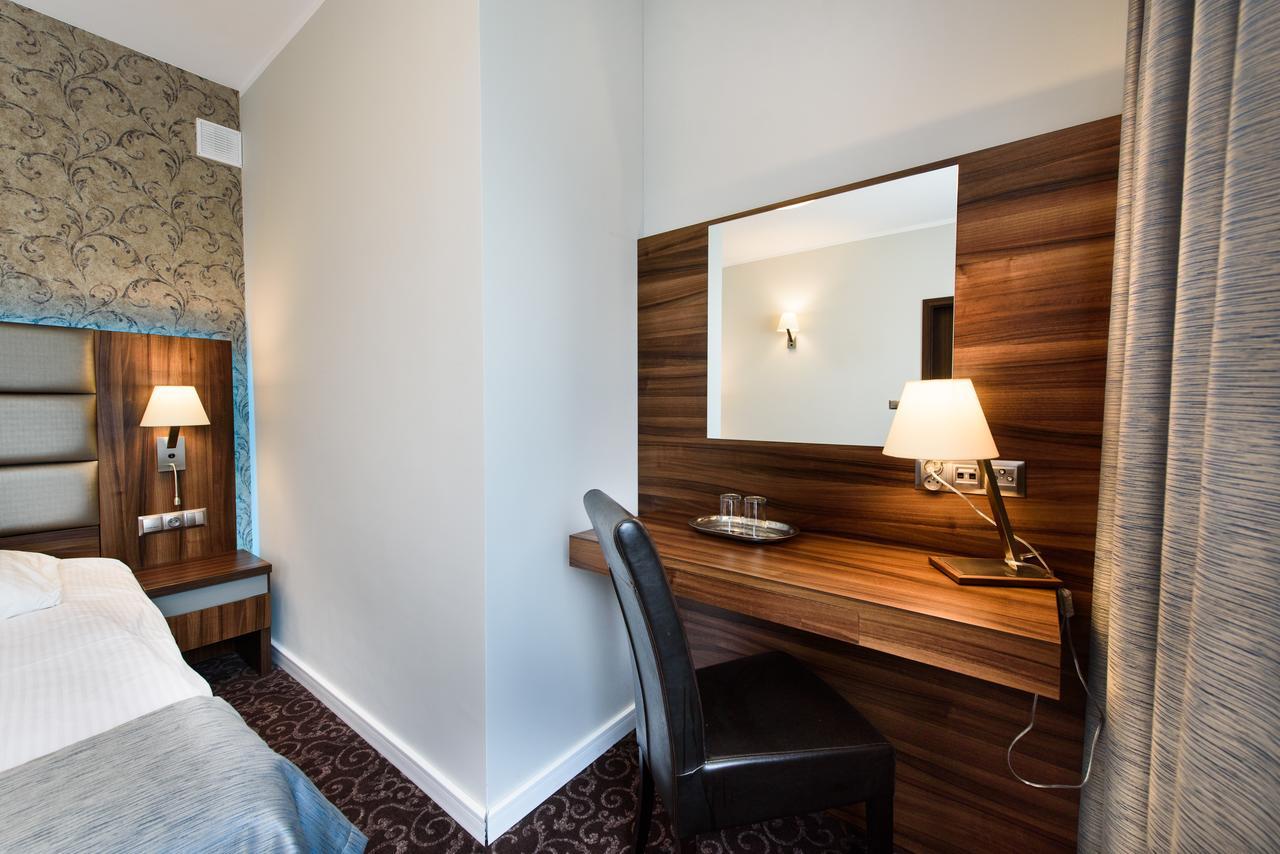 טרזבניצה Hotel Nowy Dwor מראה חיצוני תמונה