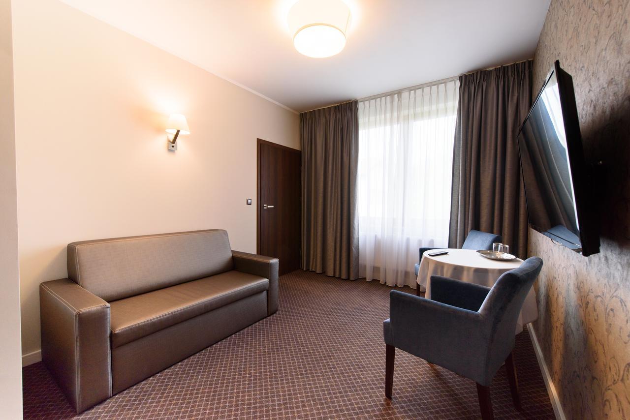 טרזבניצה Hotel Nowy Dwor מראה חיצוני תמונה