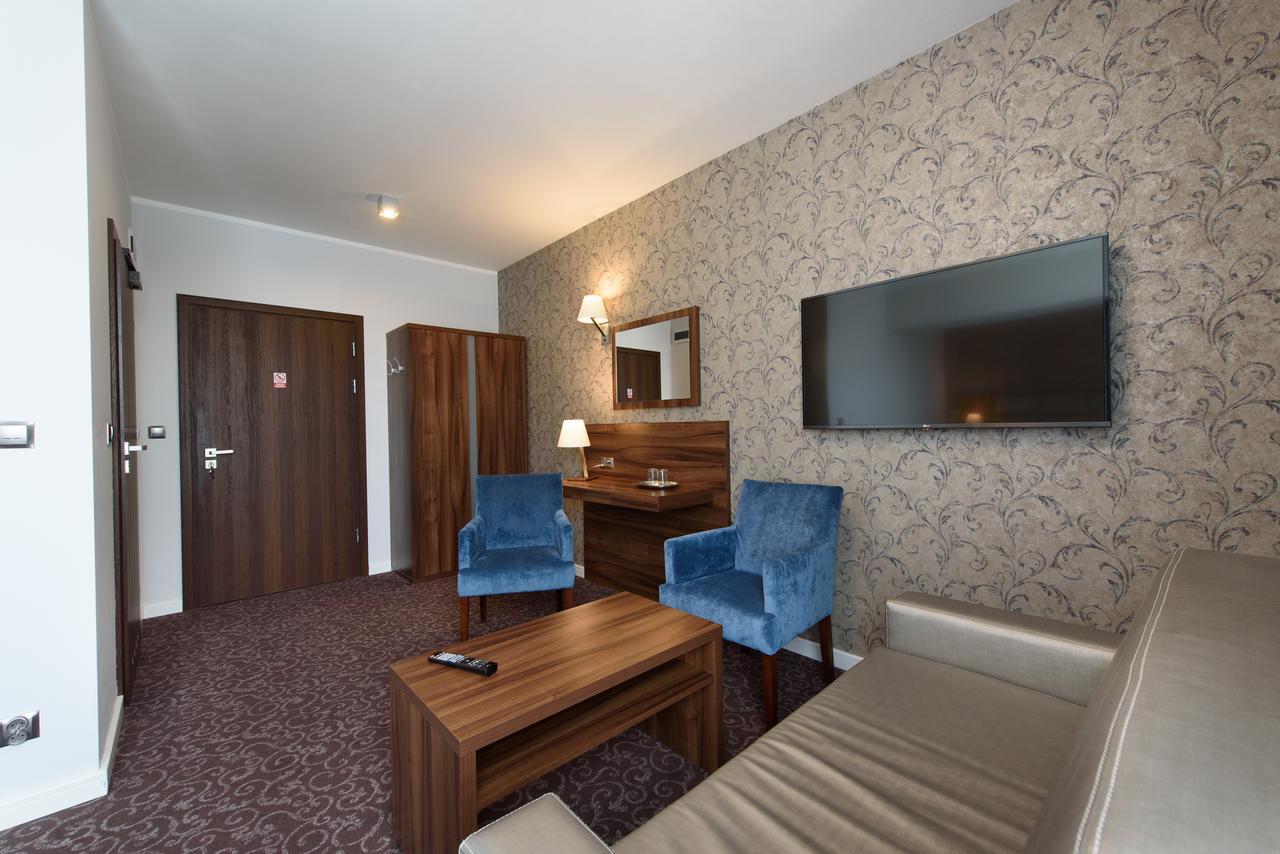 טרזבניצה Hotel Nowy Dwor מראה חיצוני תמונה