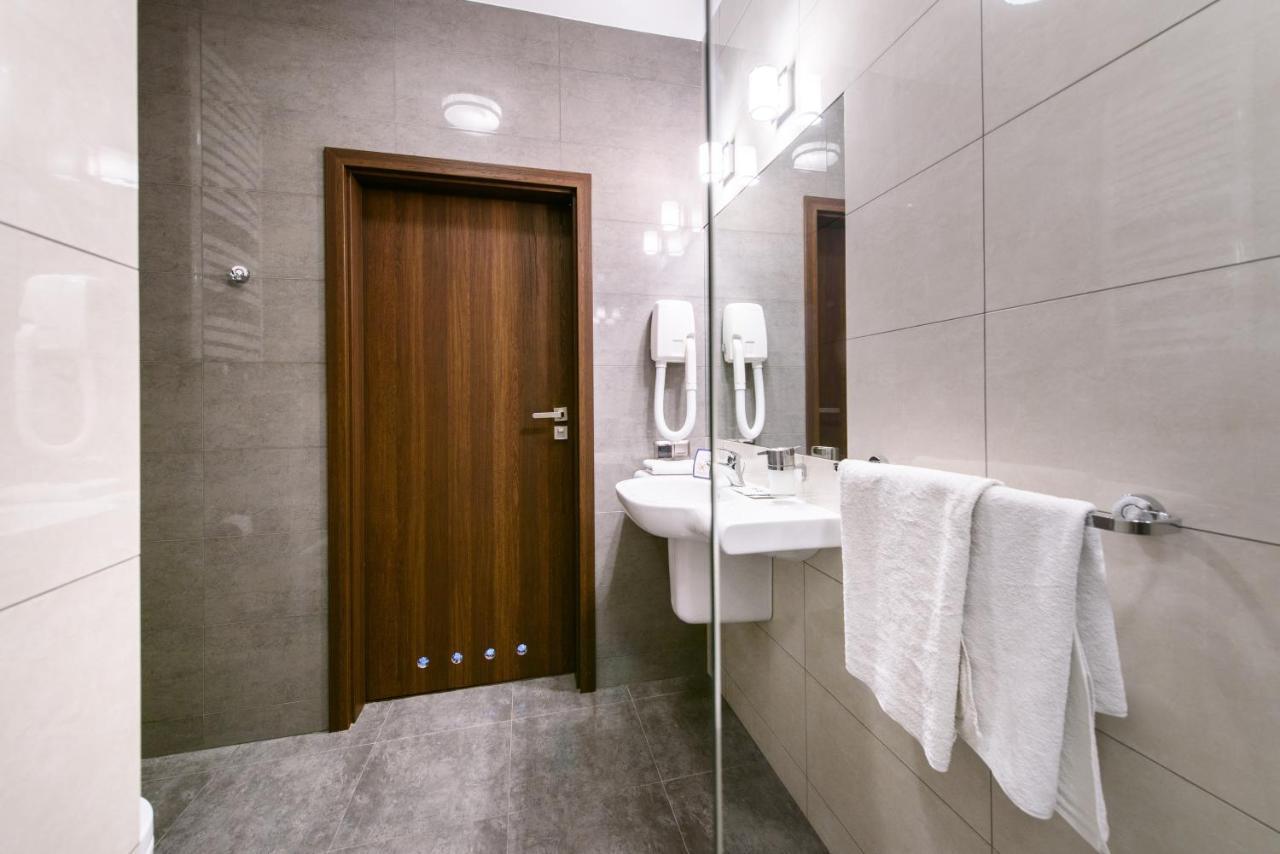 טרזבניצה Hotel Nowy Dwor מראה חיצוני תמונה